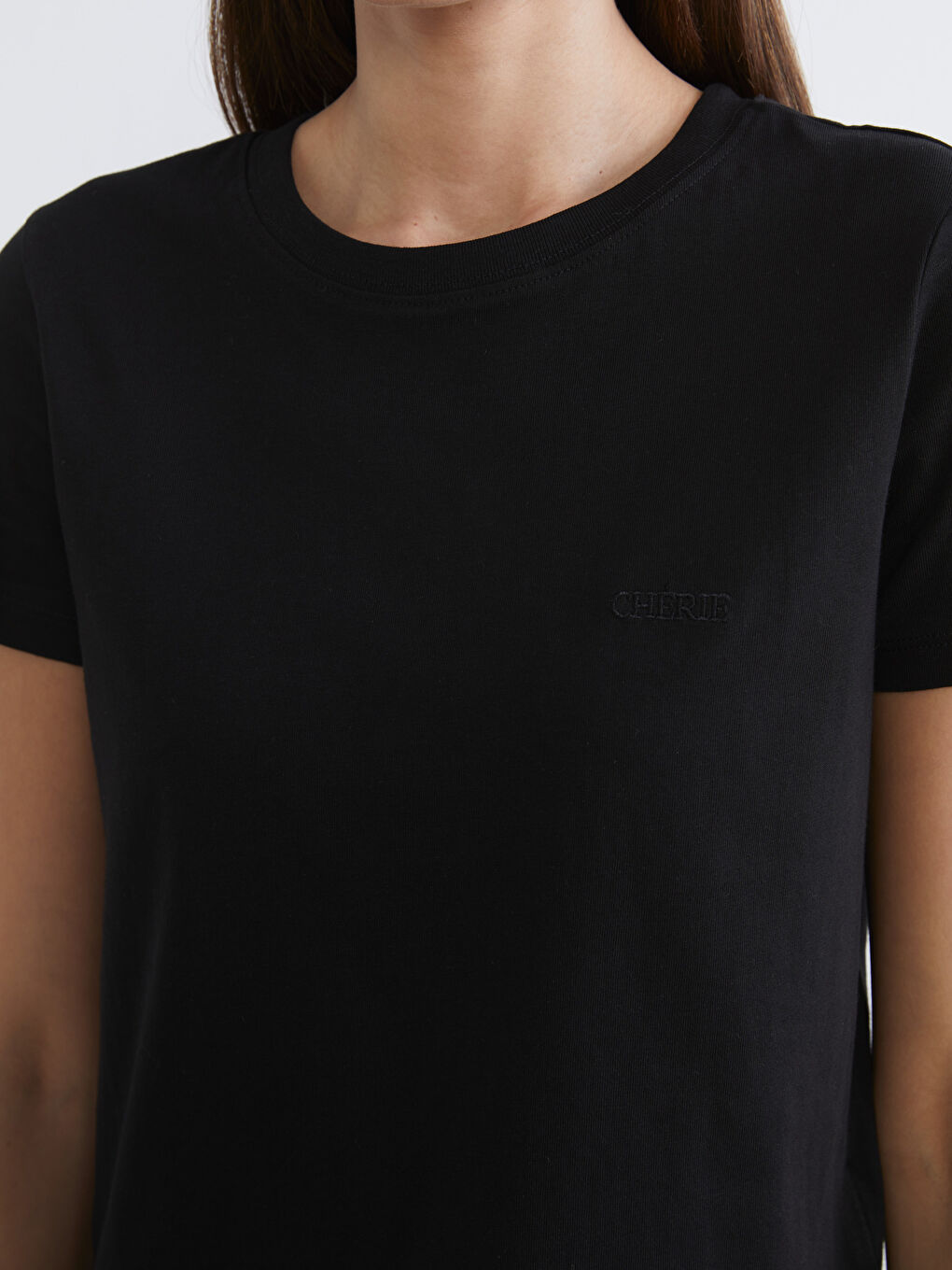 Siyah Bisiklet Yaka Kadın Tişört-2