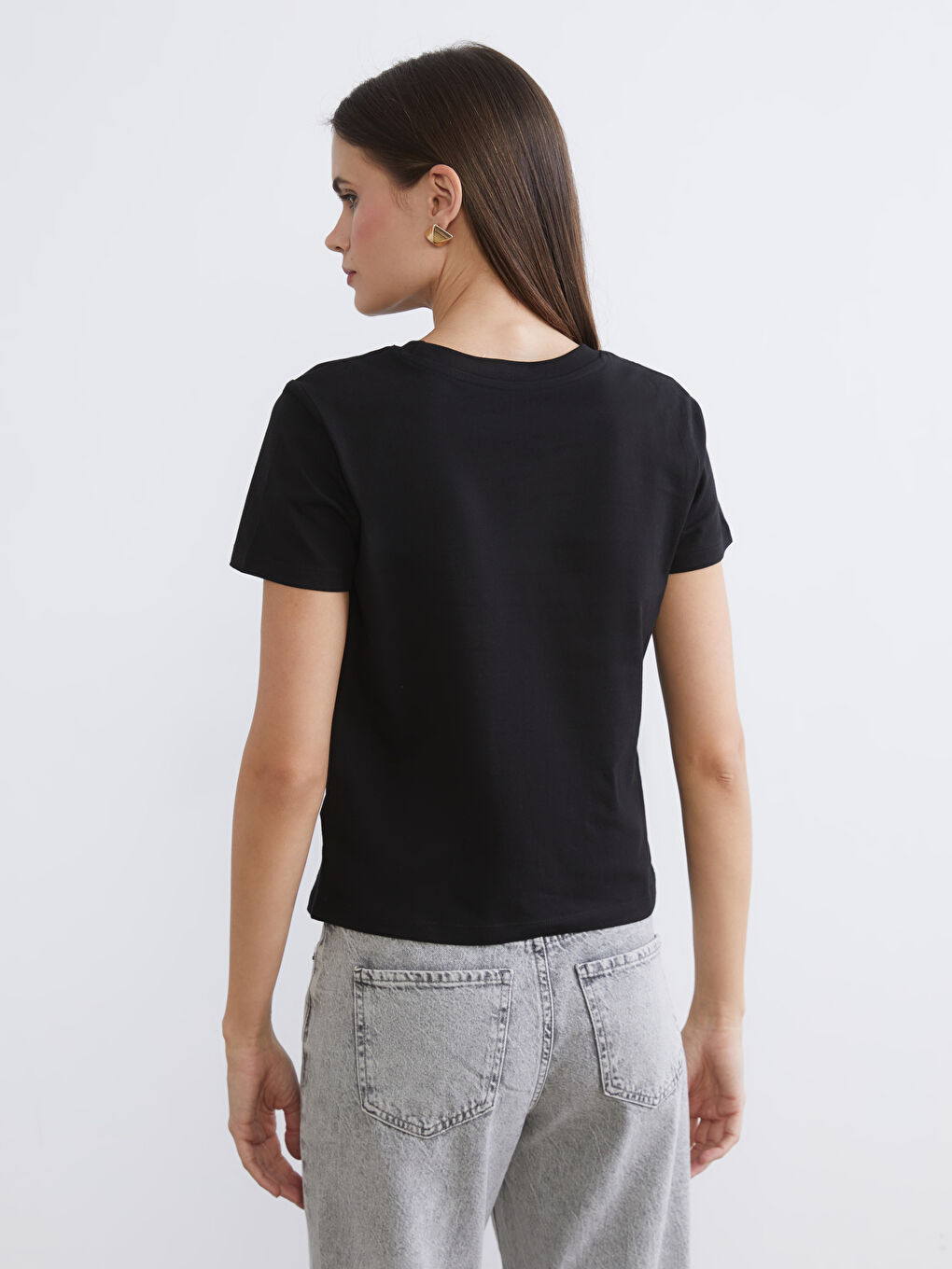 Siyah Bisiklet Yaka Kadın Tişört-3