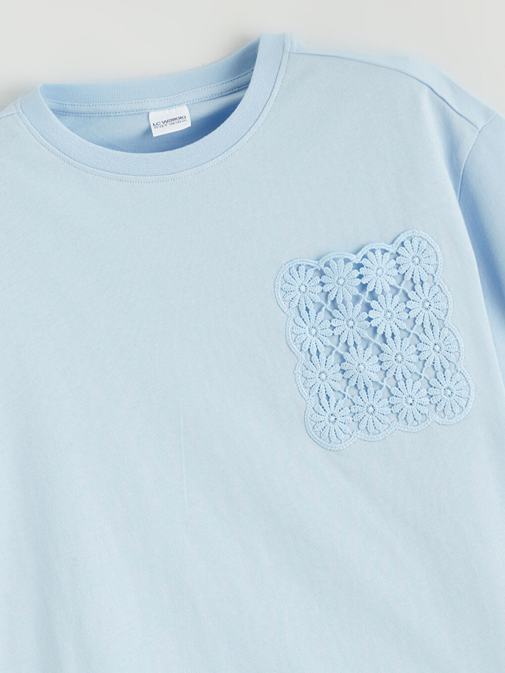 Crew Neck Lace Detailed Girl T-Shirt-1