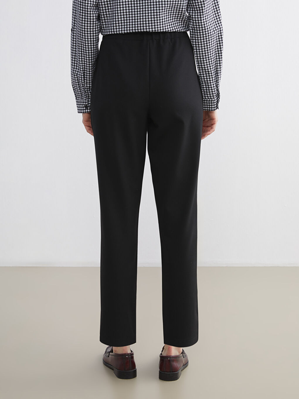 Siyah Beli Lastikli Kadın Pantolon-3