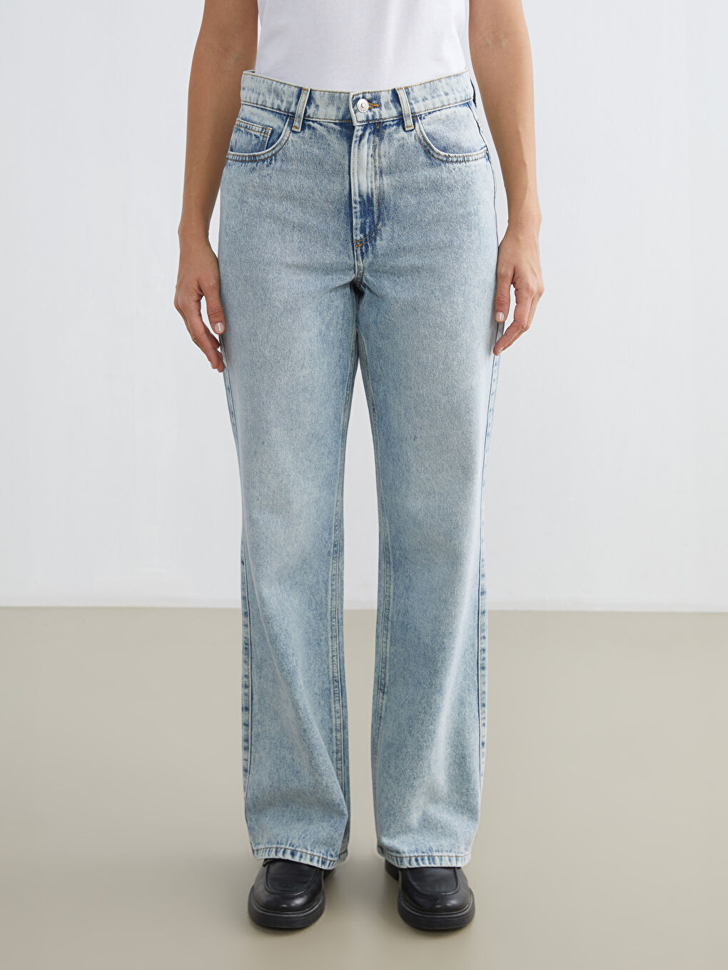 Women's Straight Fit Jeans-1