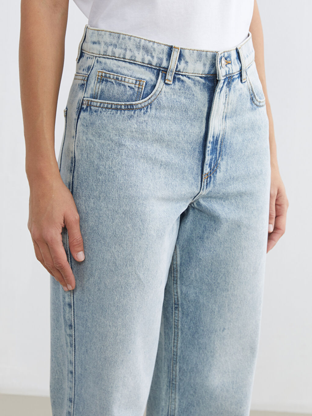 Women's Straight Fit Jeans-2