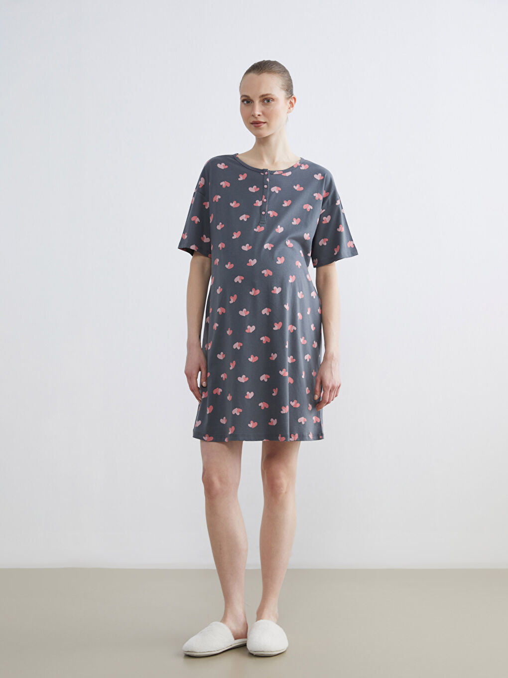 Gri Bisiklet Yaka Kalp Desenli Kadın Gecelik-1