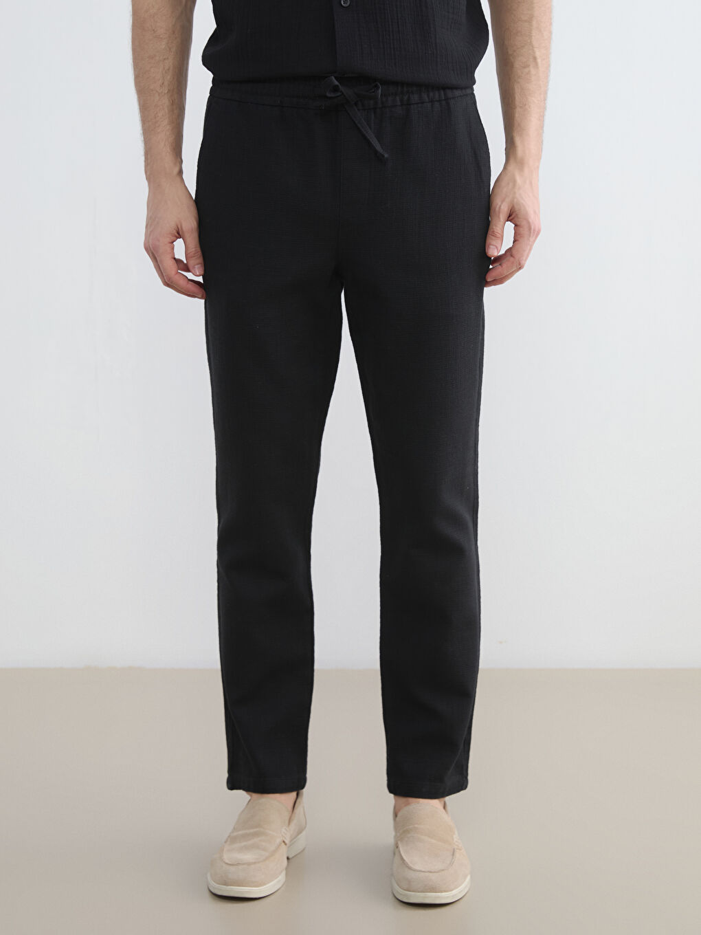 Men's Gabardine Trousers in a Classic Fit.-2