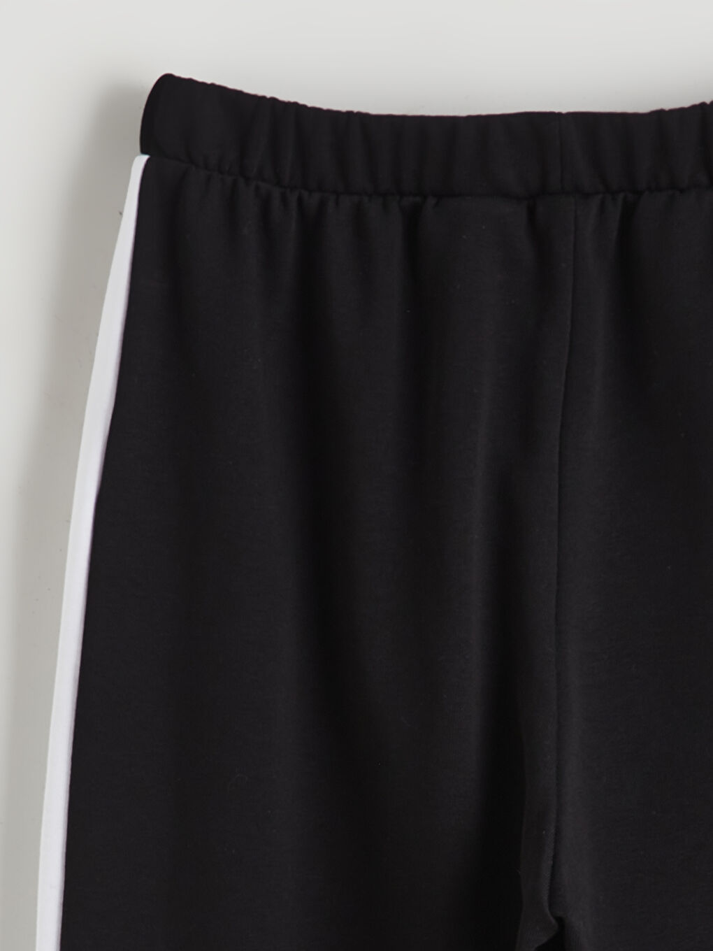 Siyah Beli Lastikli Geniş Paça Kız Çocuk Eşofman Altı-1