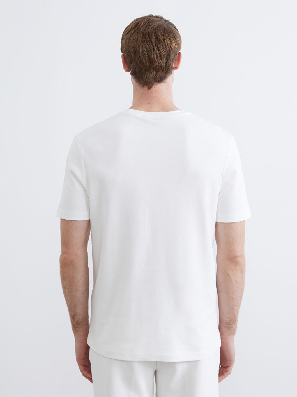 تيشيرت ياقة دائرية للرجال-3