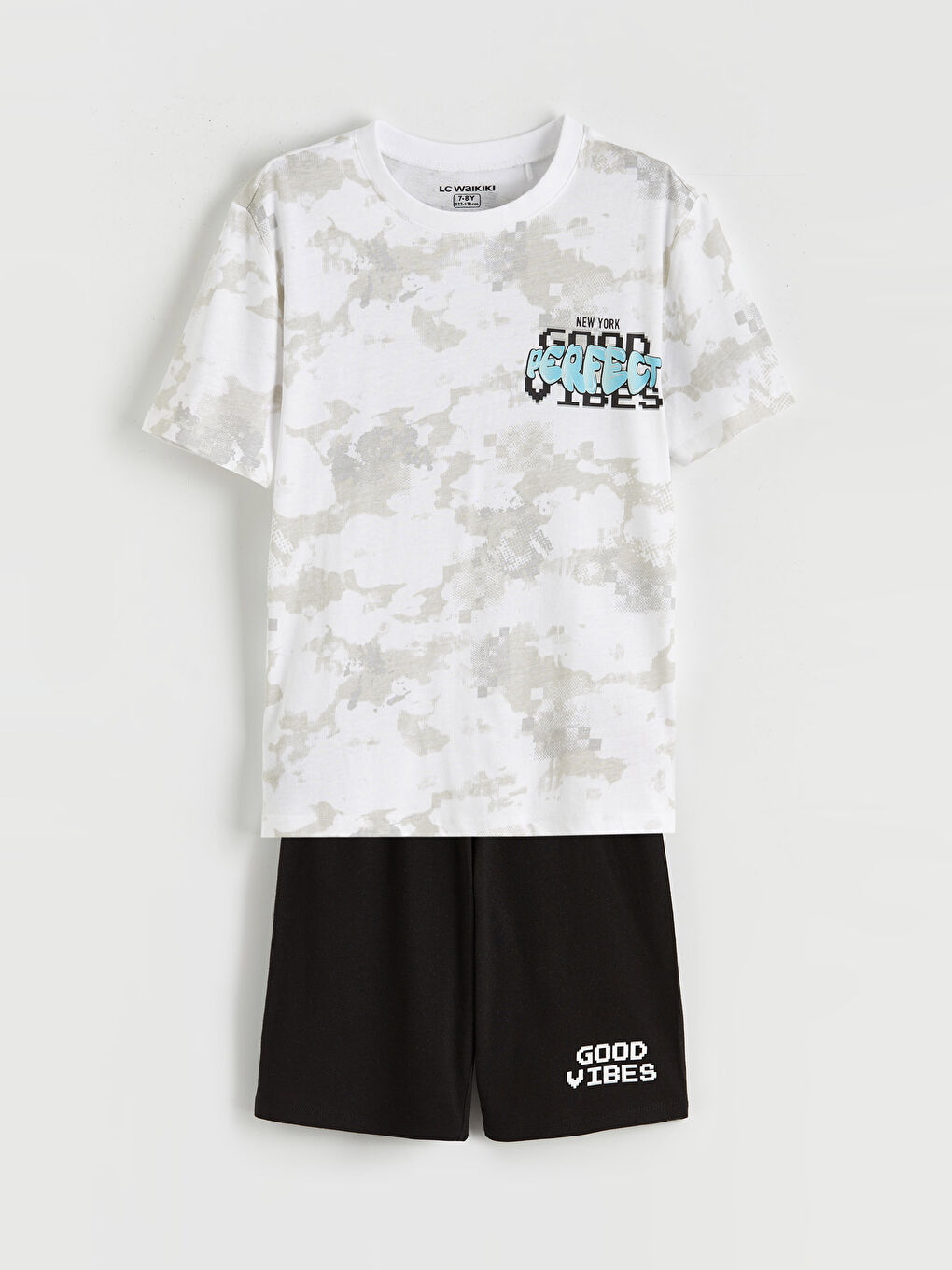 Beyaz New York Baskılı Erkek Çocuk Şortlu Pijama Takımı