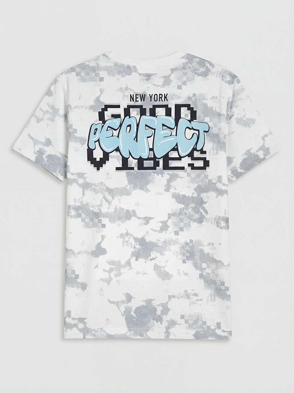 Beyaz New York Baskılı Erkek Çocuk Şortlu Pijama Takımı-3