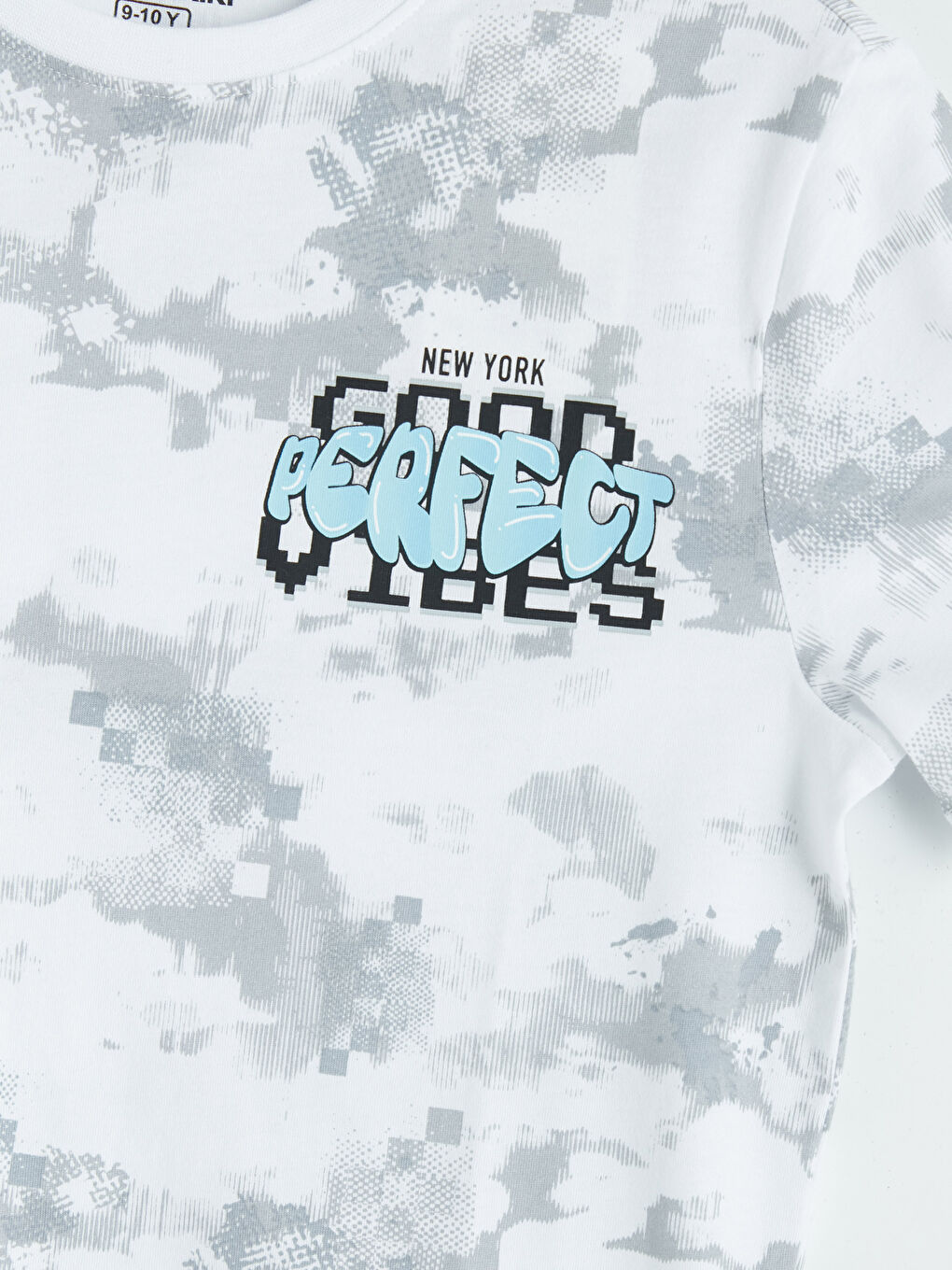 Beyaz New York Baskılı Erkek Çocuk Şortlu Pijama Takımı-5