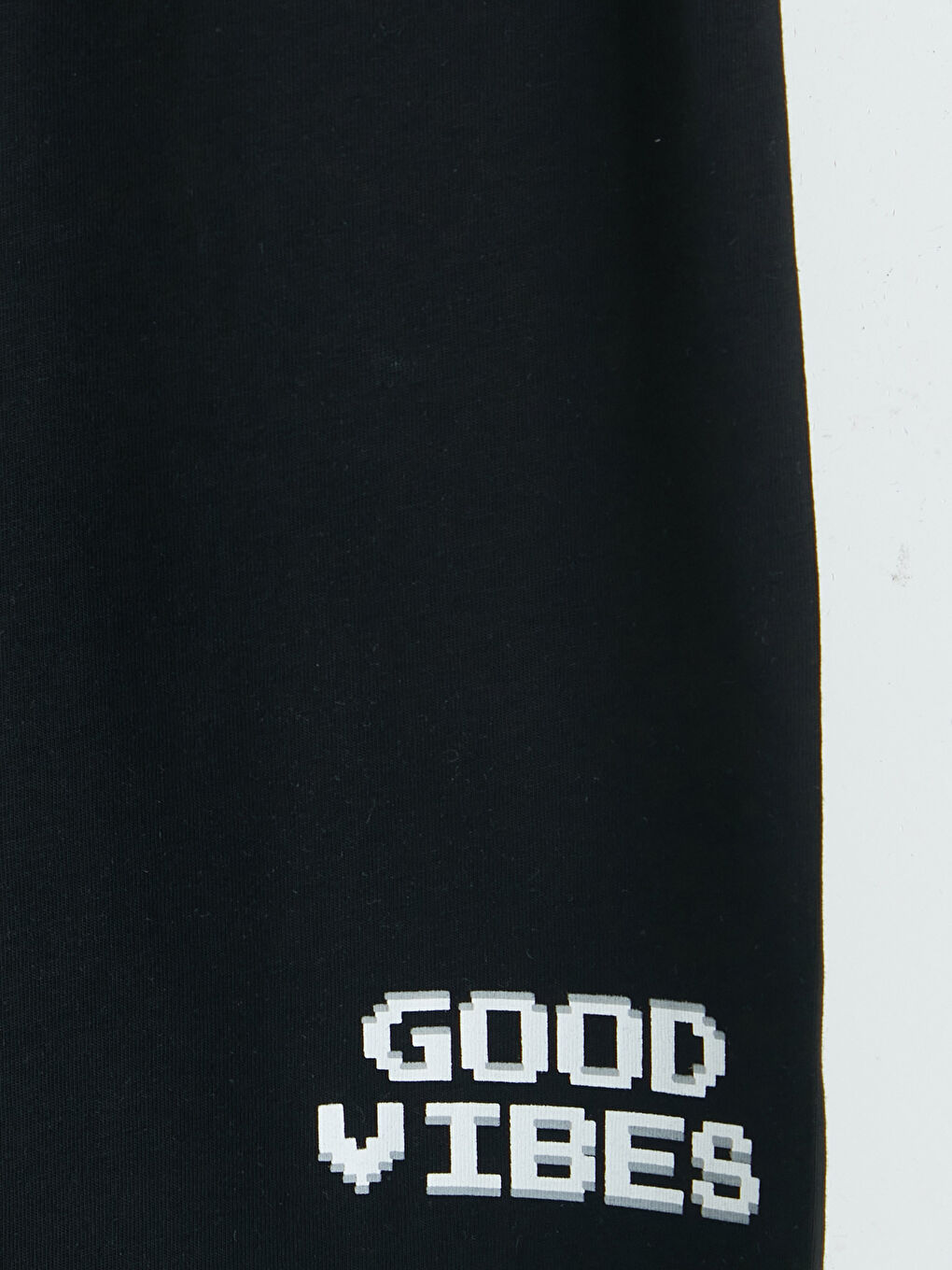 Beyaz New York Baskılı Erkek Çocuk Şortlu Pijama Takımı-7