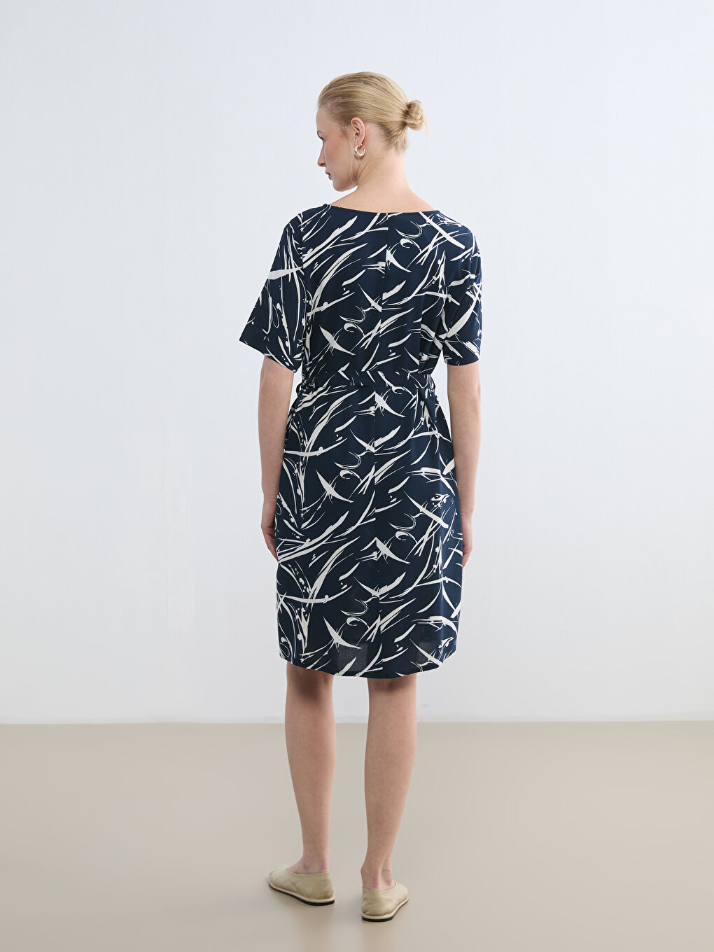 Crew Neck Patterned A-Line Dress-3