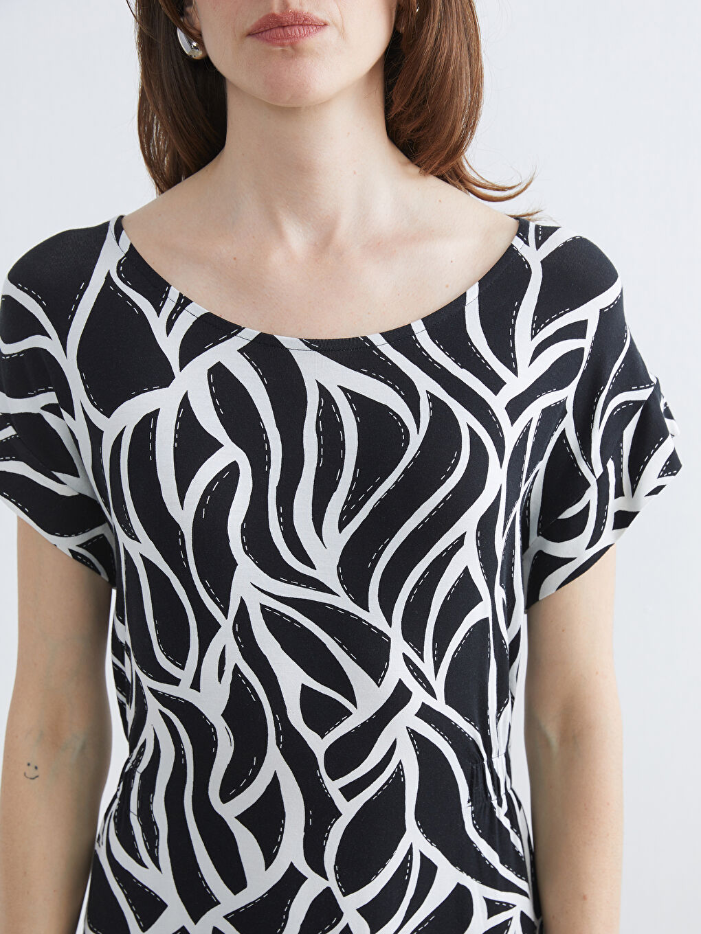 Crew Neck Patterned Dress-2