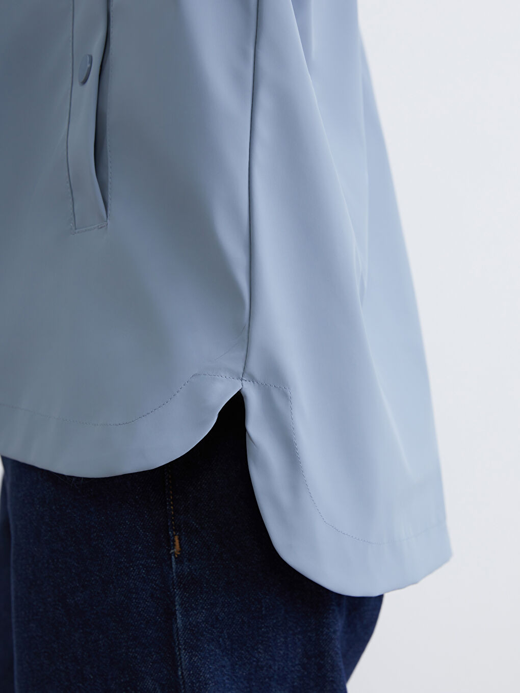 Mavi Kapüşonlu Kadın Yağmurluk-2