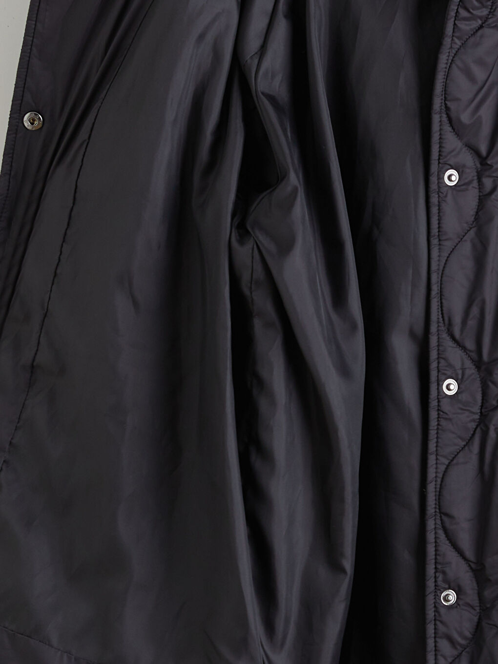 Siyah Kapüşonlu Kapitone Kadın Şişme Mont-6