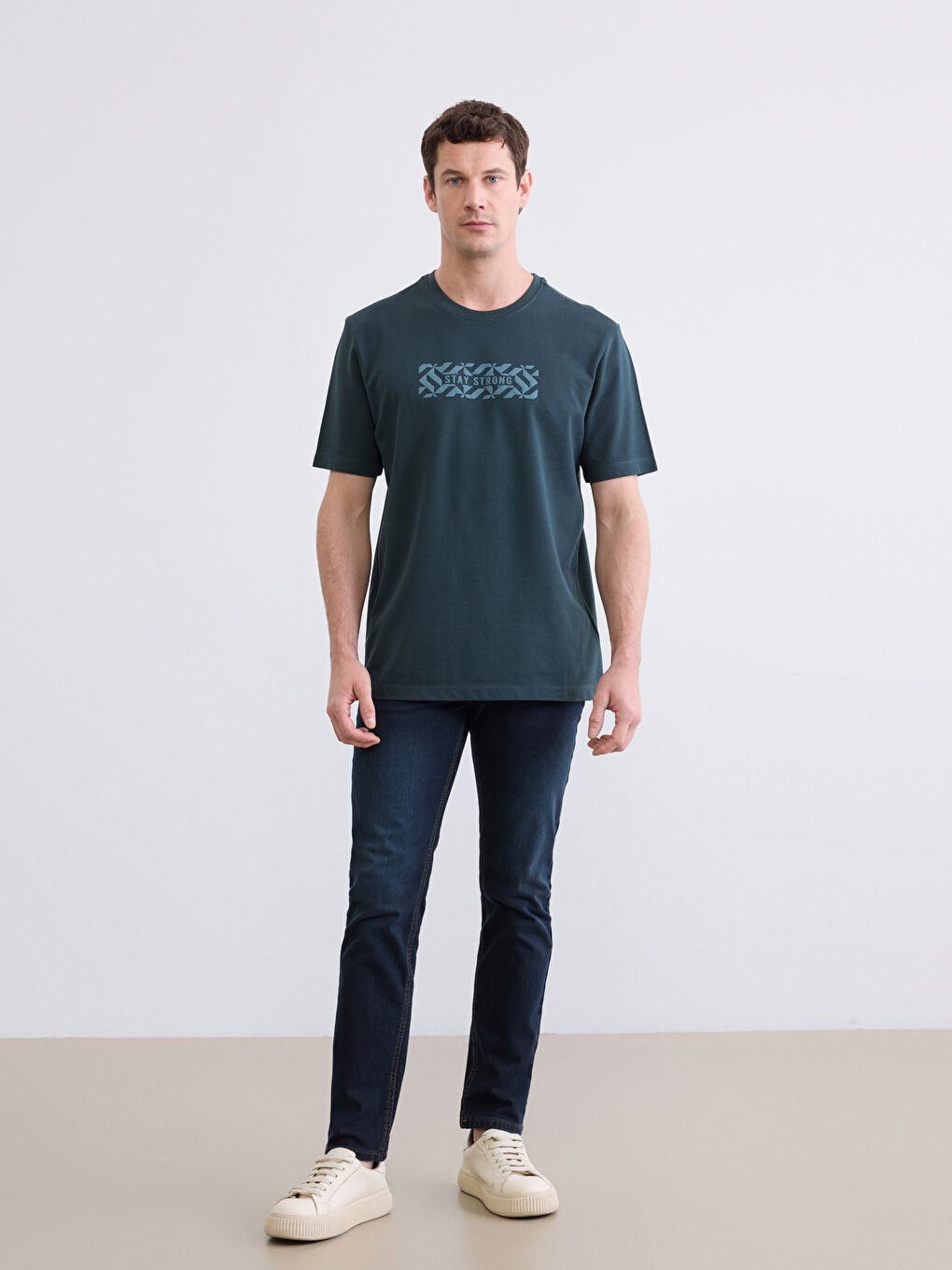 تي شيرت رجالي مطبوع بياقة دائرية من جيرسي-1