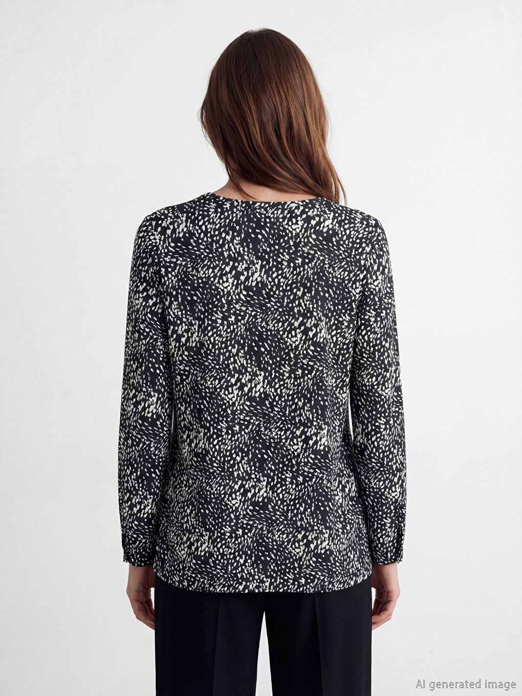 Siyah Bisiklet Yaka Desenli Bluz-3