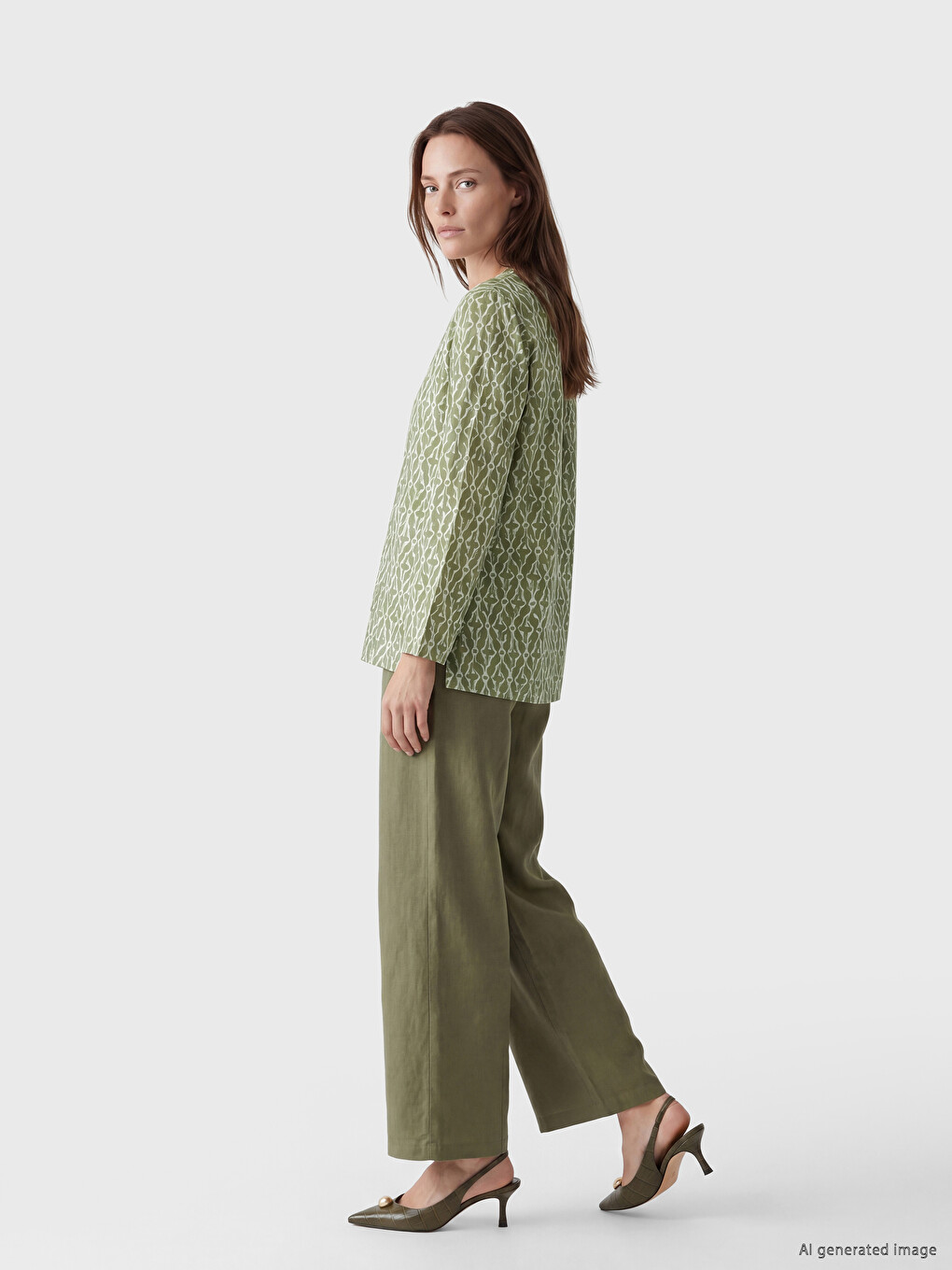 Bluza sa okovratnikom i uzorkom-1