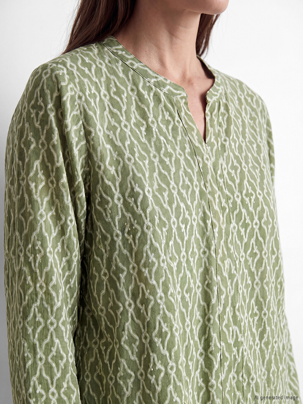 Bluza sa okovratnikom i uzorkom-2