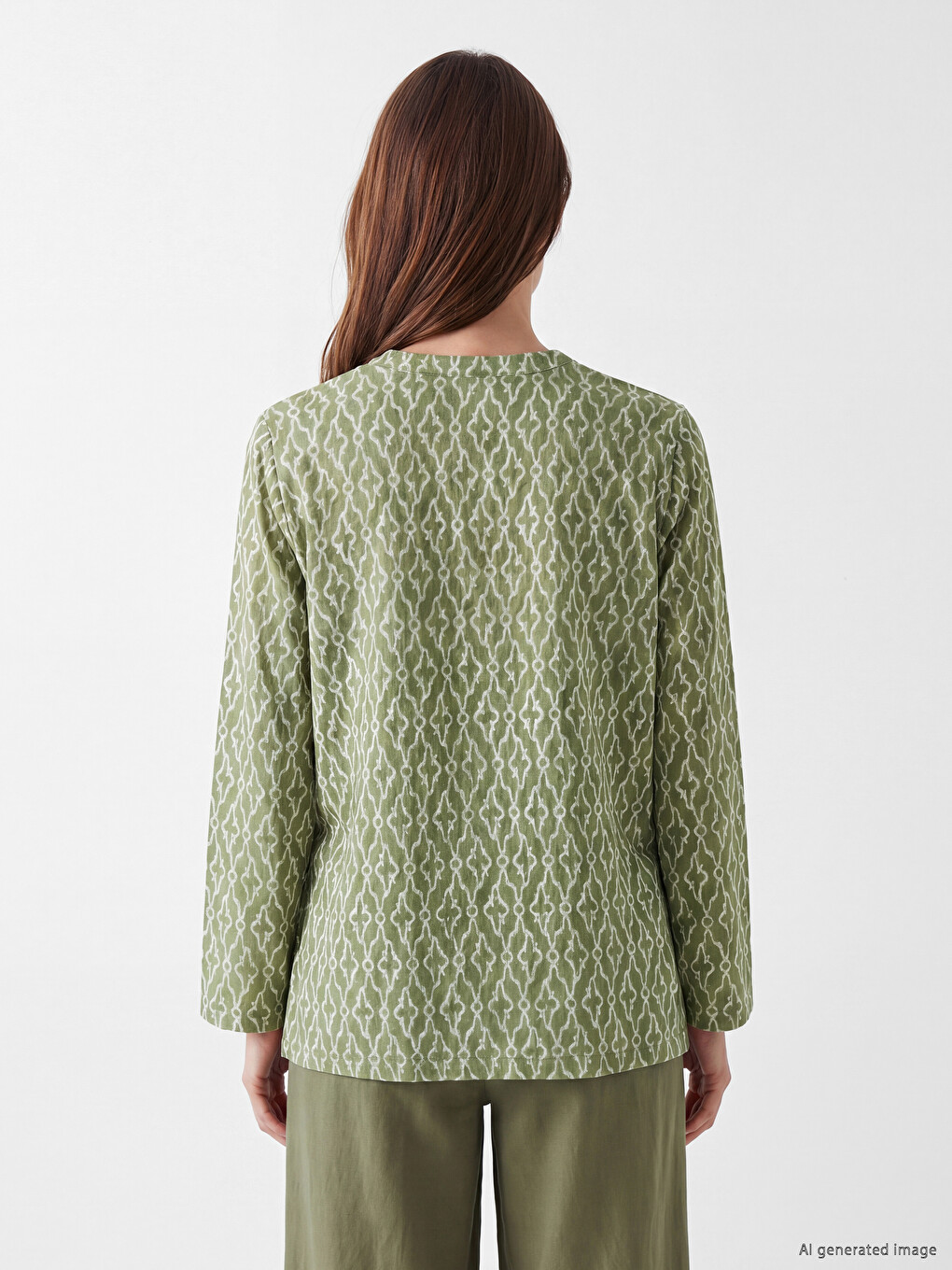 Bluza sa okovratnikom i uzorkom-3