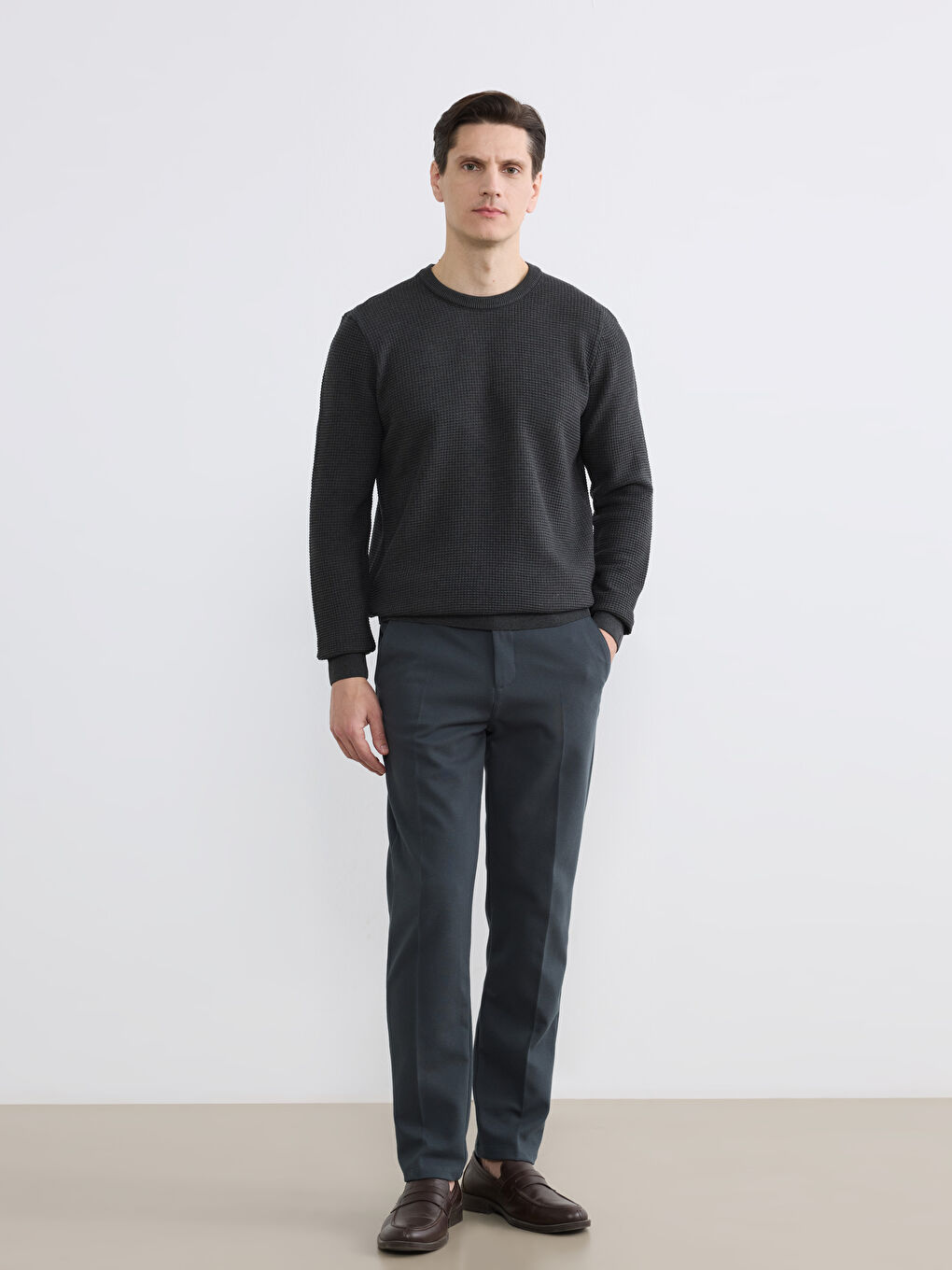 Muške pantalone uskog kroja