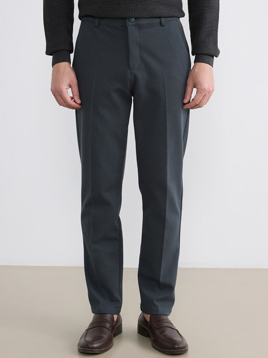 Muške pantalone uskog kroja-1