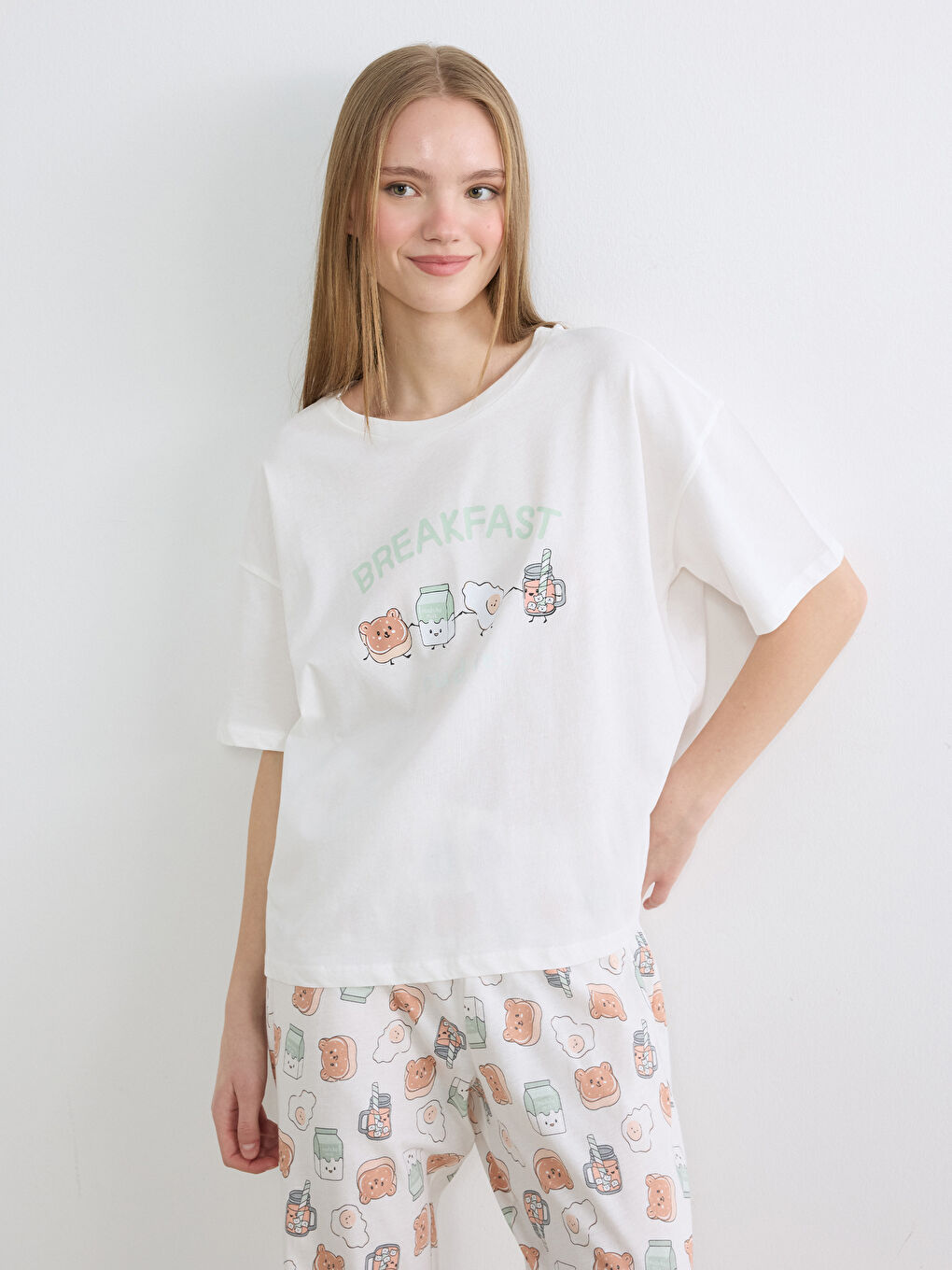 طقم بيجاما نسائي مطبوع برقبة دائرية-1