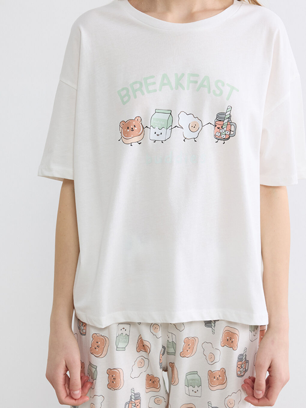 طقم بيجاما نسائي مطبوع برقبة دائرية-2