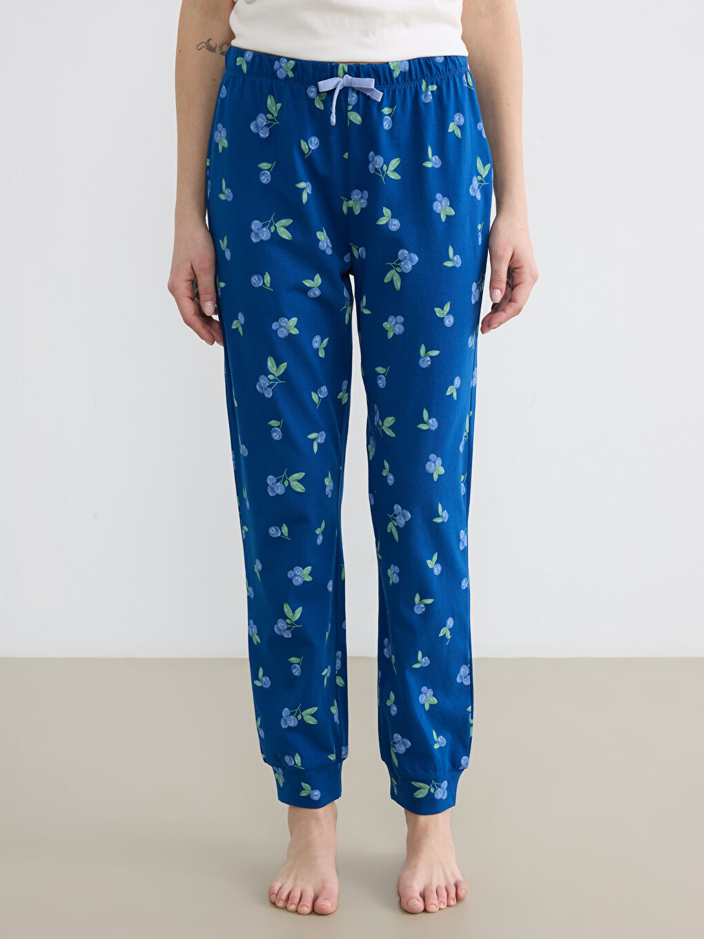Mavi Kiraz Baskılı Kadın Jogger Pijama Altı-1