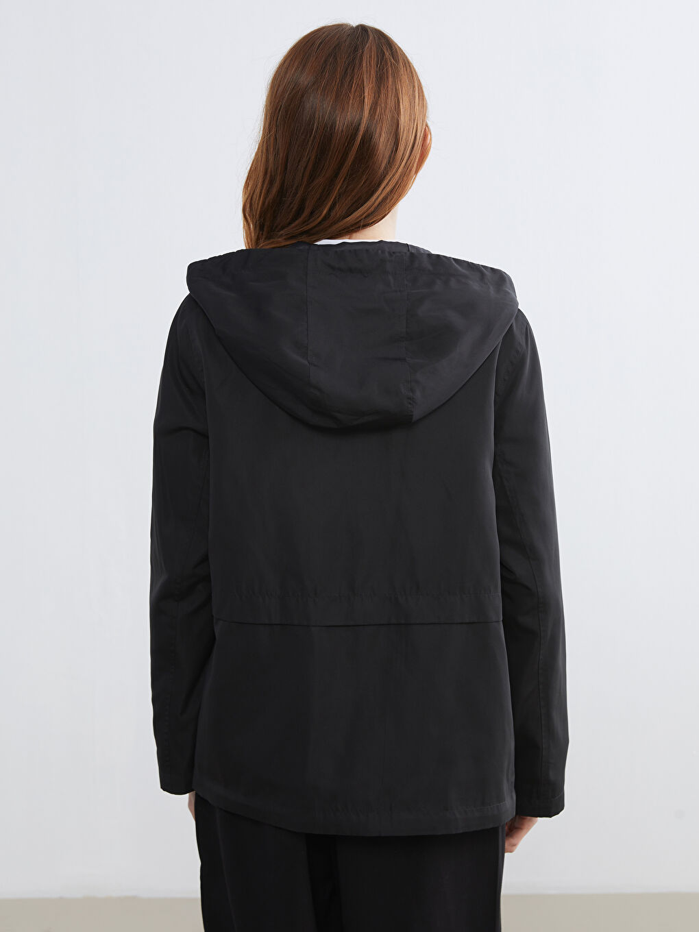 Siyah Kapüşonlu Kadın Yağmurluk-4