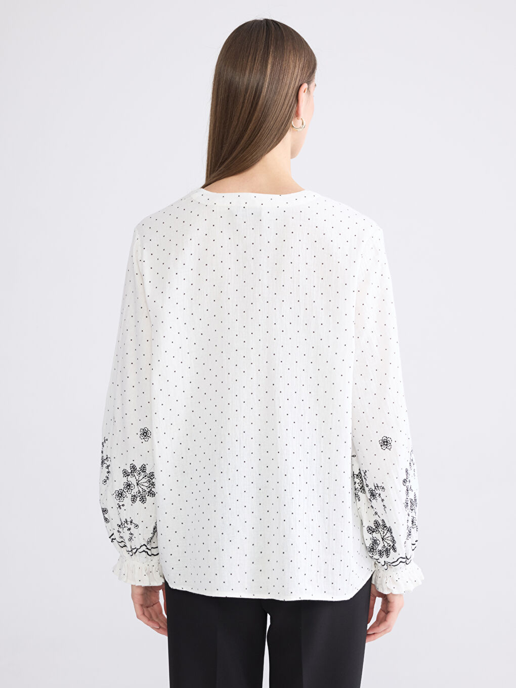 Блуза от муселин на точки с деколте с прорез-3
