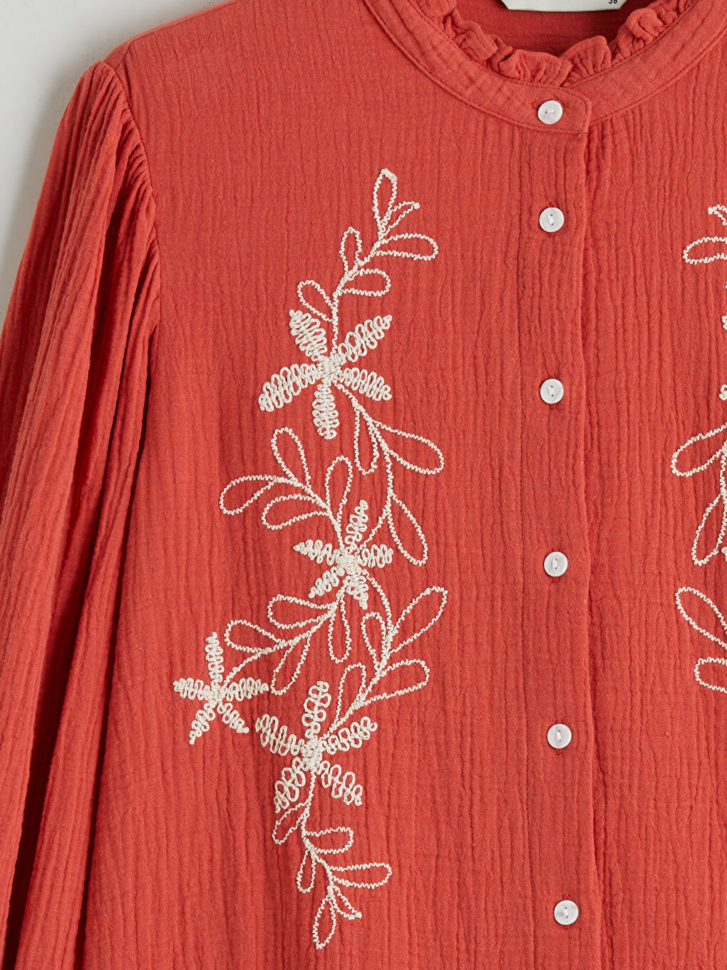 Turuncu Fırfırlı Hakim Yaka Çiçek Nakışlı Oversize Bluz-5