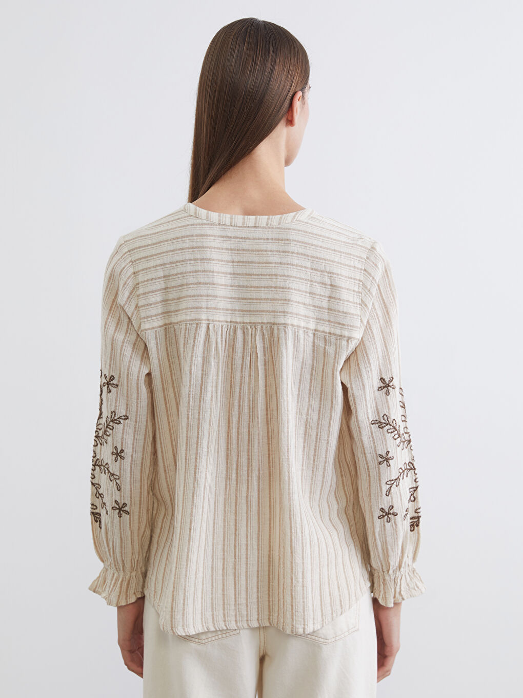 Kahverengi Kaçık Yaka Çizgili Keten Karışımlı Kadın Gömlek-3