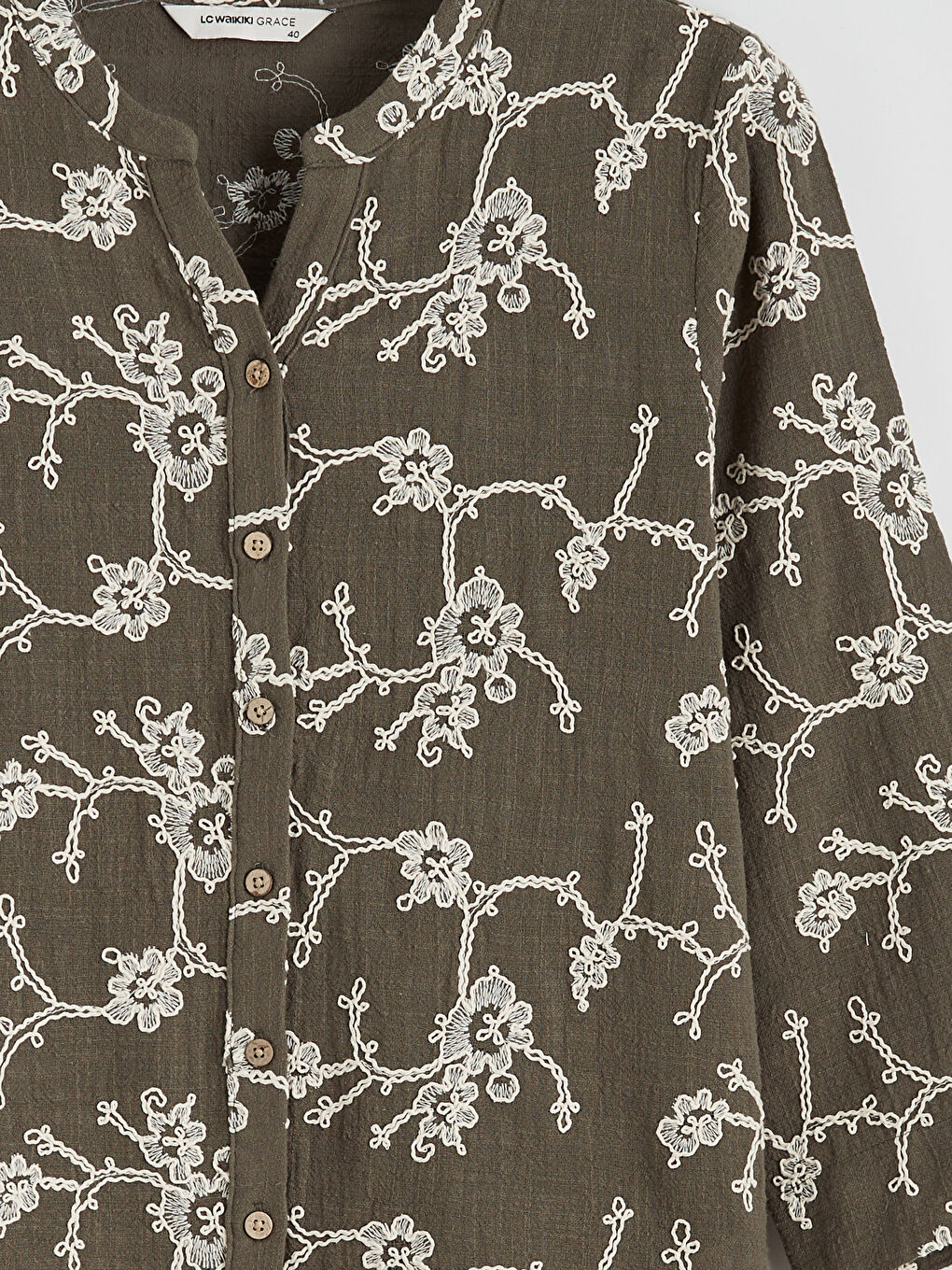 Блуза с прорез деколте и бродерия-5