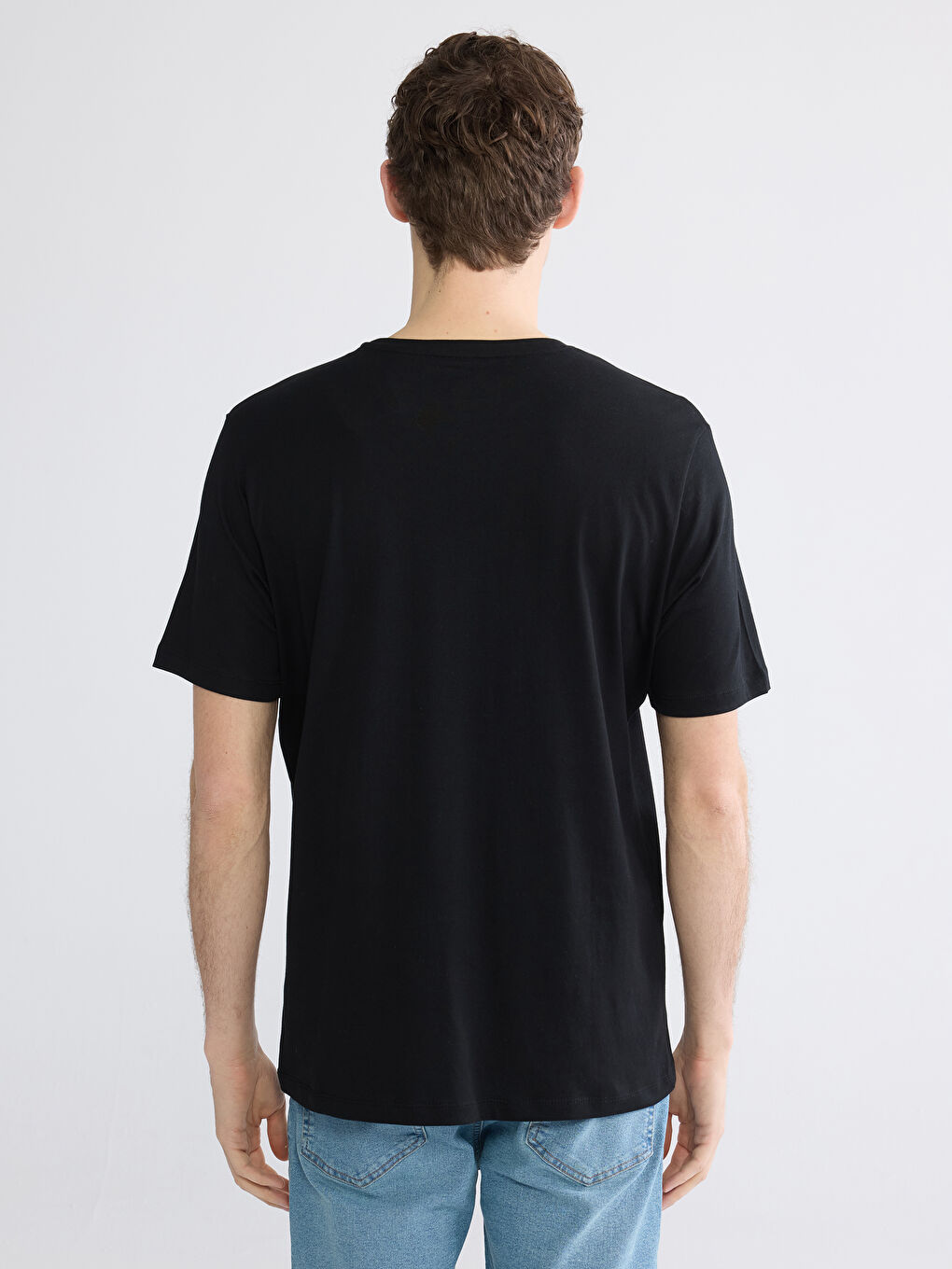 تيشيرت رجالي مطبوع بياقة دائرية محبوكة-3