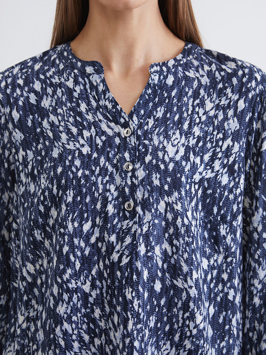 Blouse à Motifs à Encolure Échancrée-2