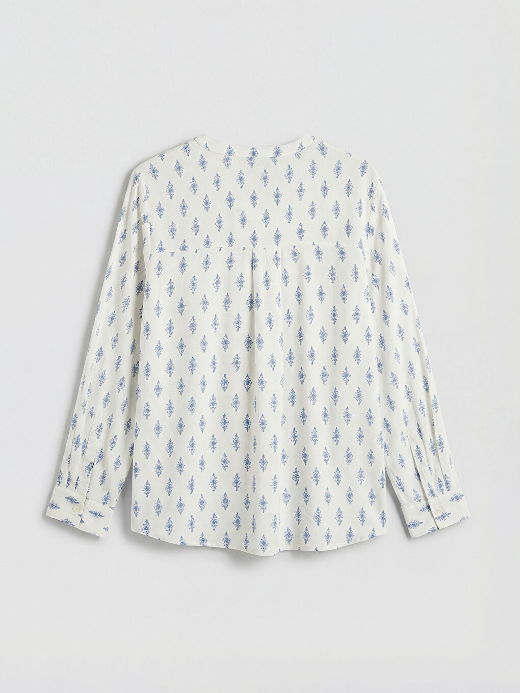 Bluza sa okovratnikom sa izrezom i uzorkom-5