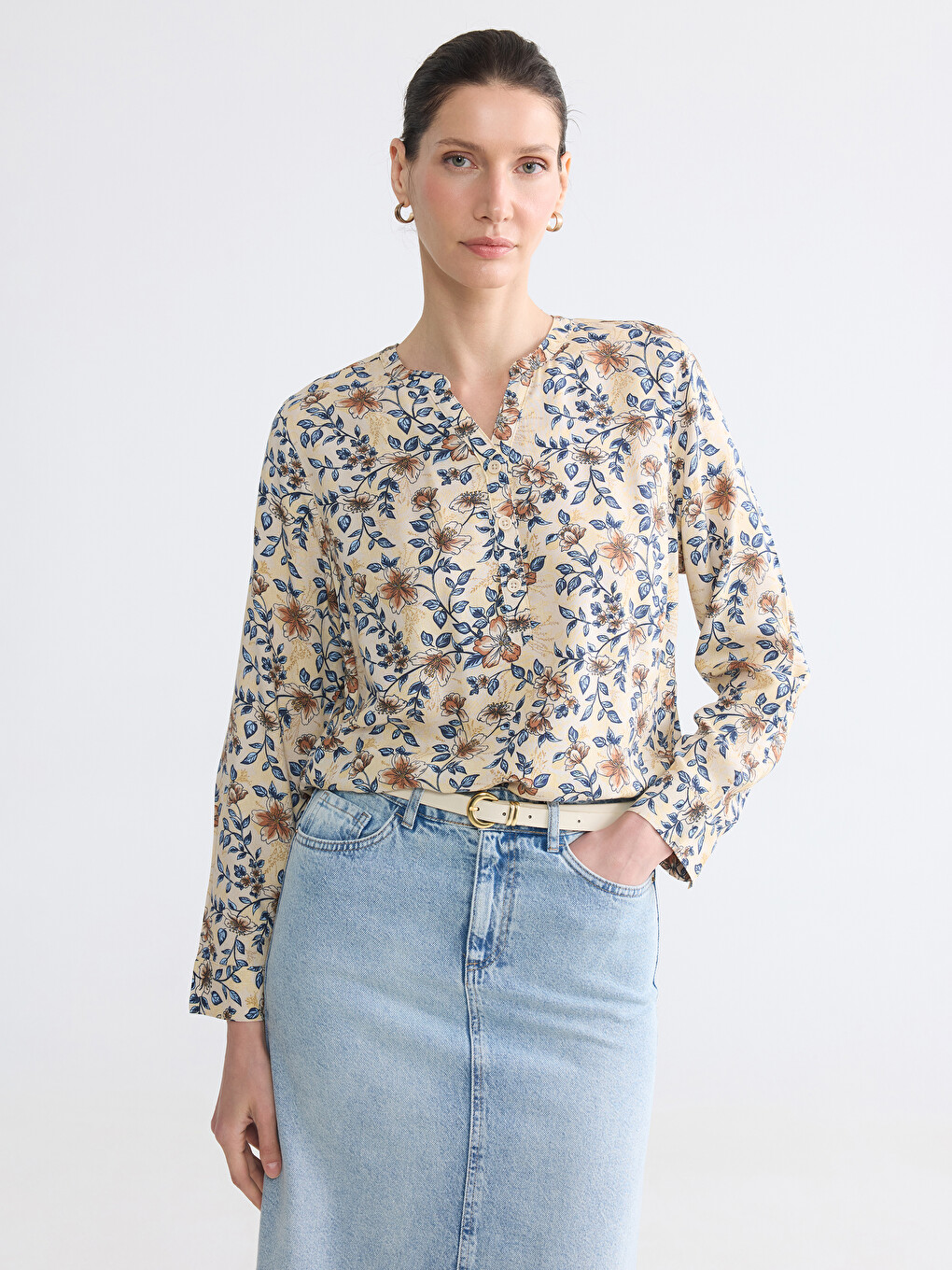 Woman Beige Blouse
