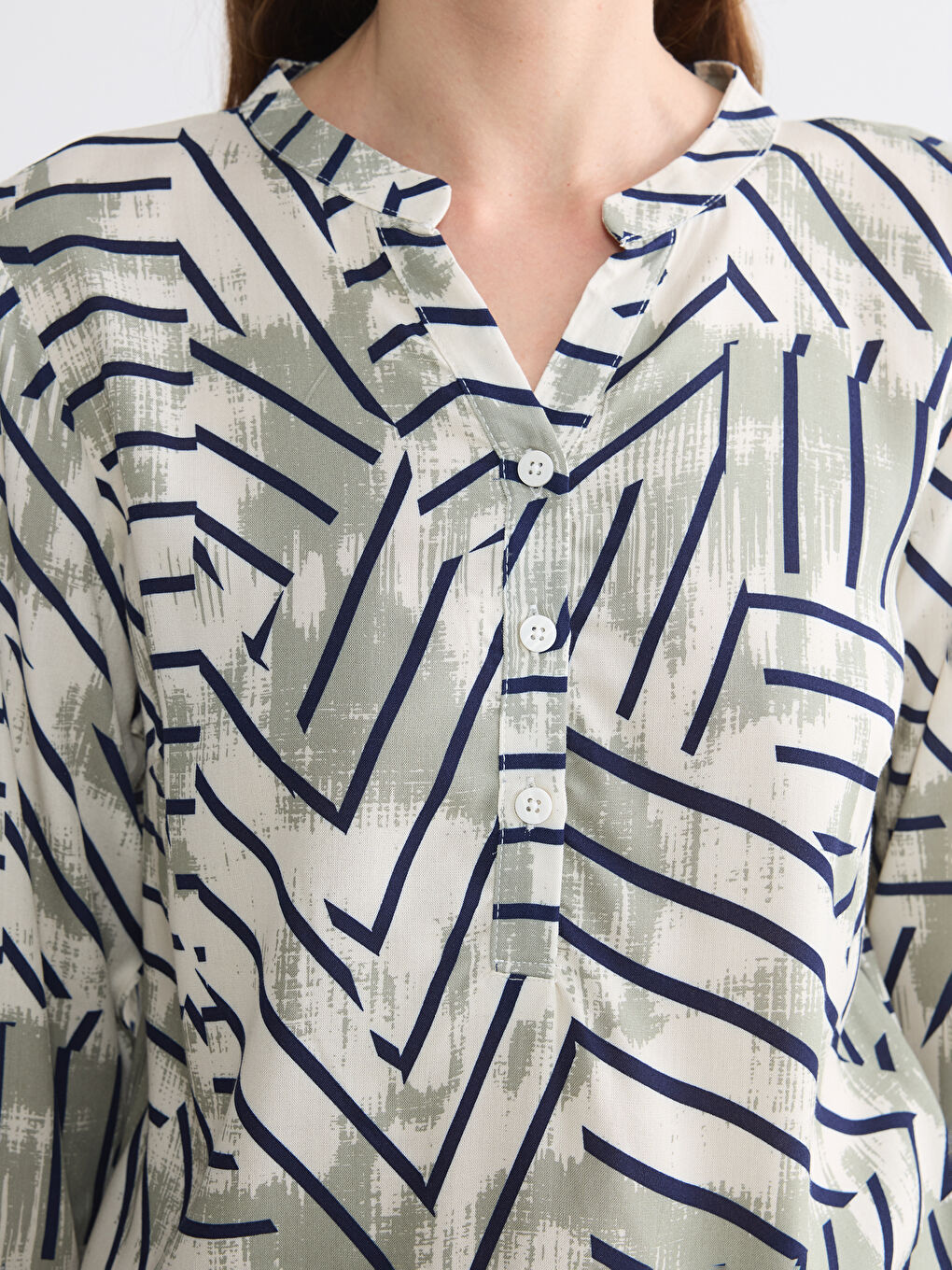 Bluza sa okovratnikom i uzorkom-2