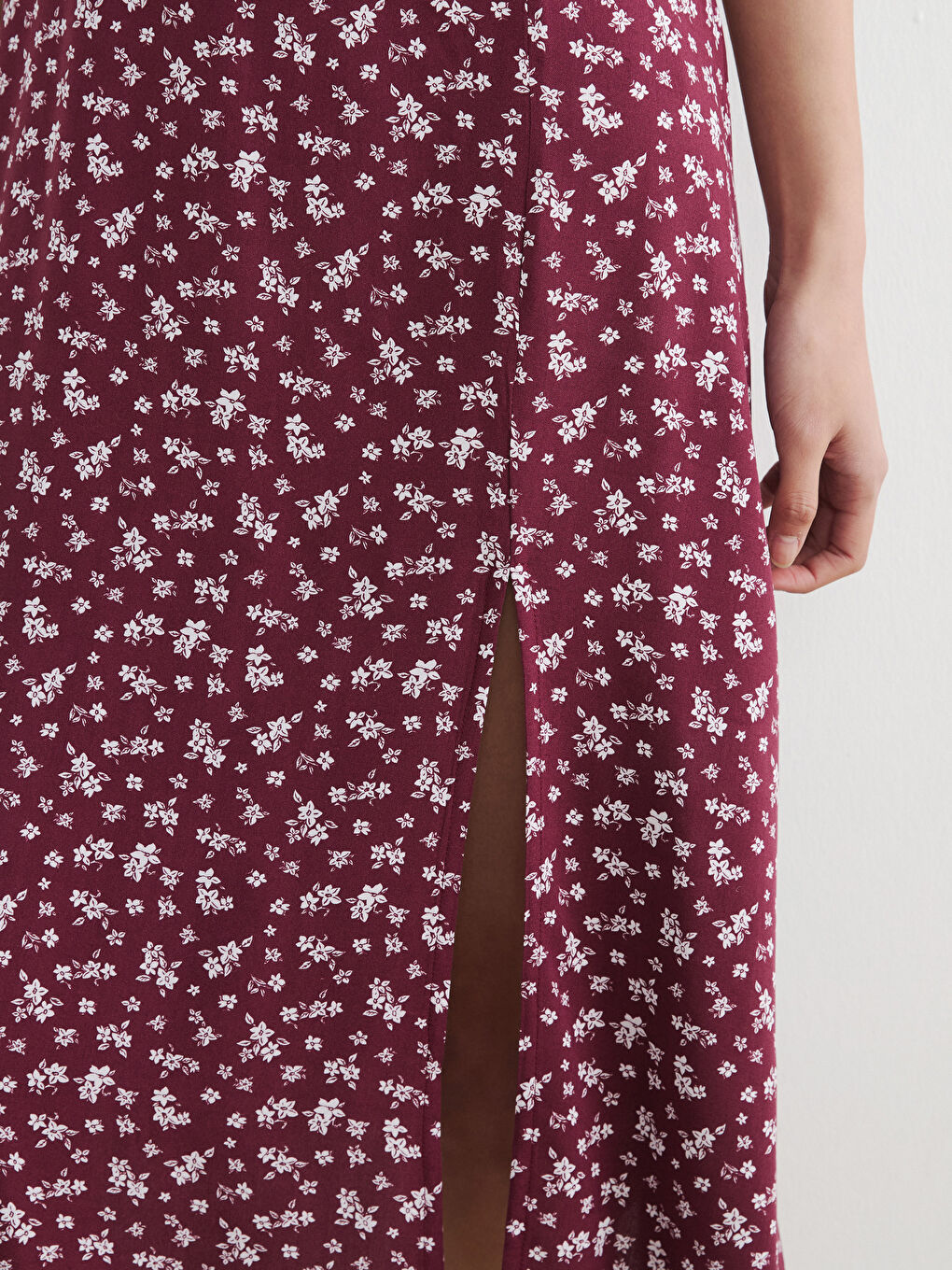 فستان مُزهر بقصة على شكل حرف A بياقة مربعة-2