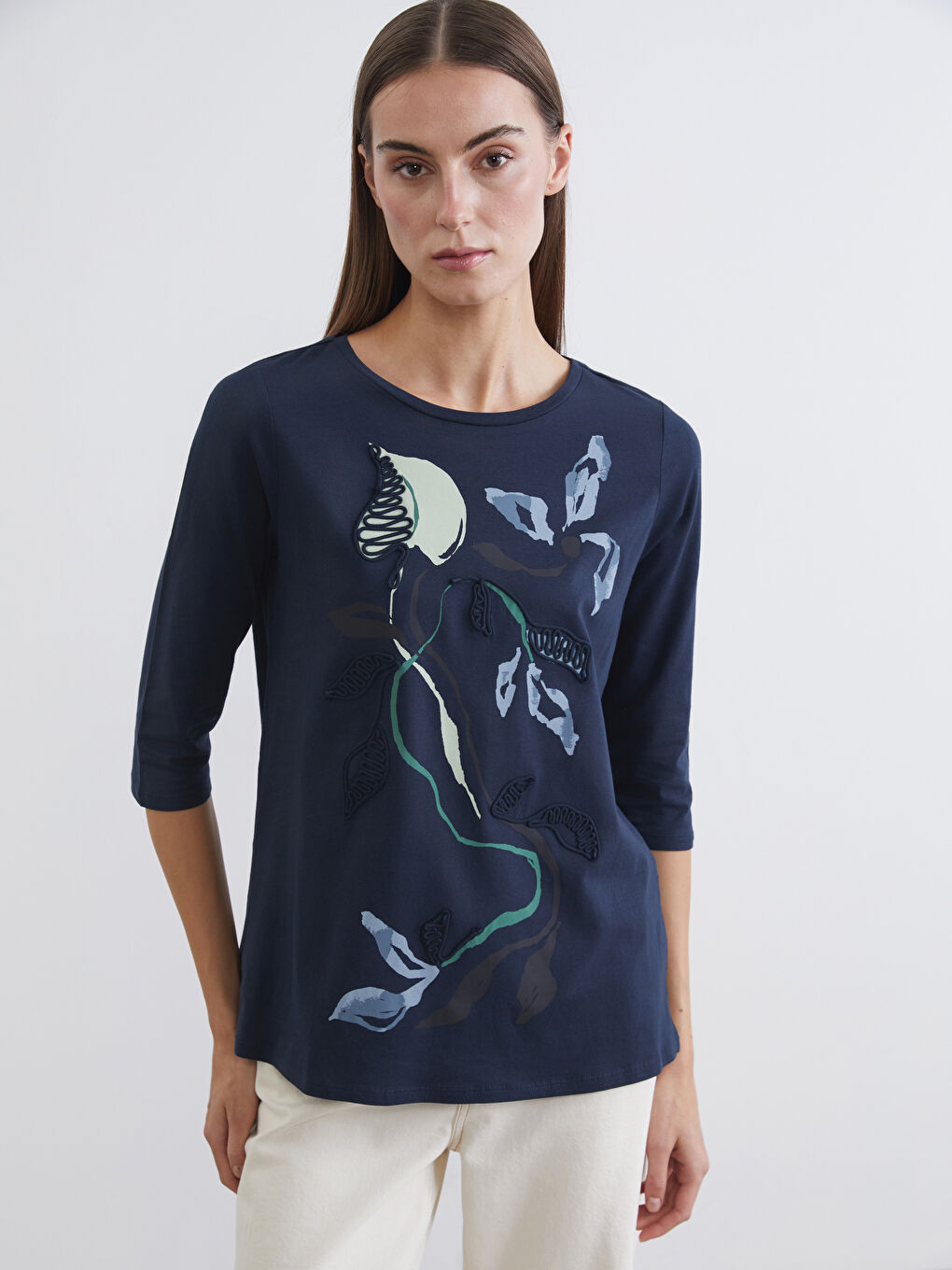 Женская футболка с принтом и круглым вырезом