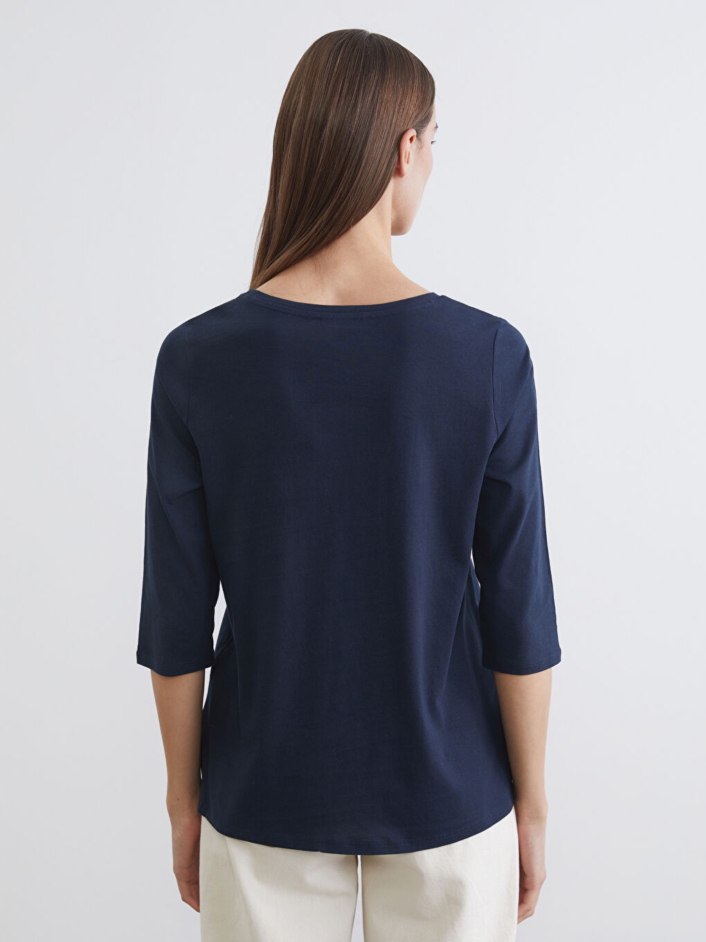 Женская футболка с принтом и круглым вырезом-3