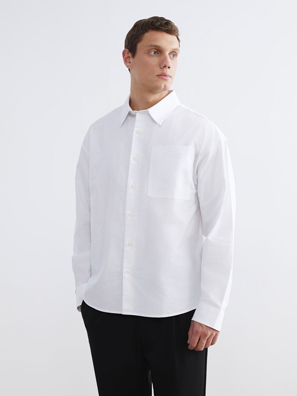 Мужская рубашка стандартного кроя из ткани оксфорд
