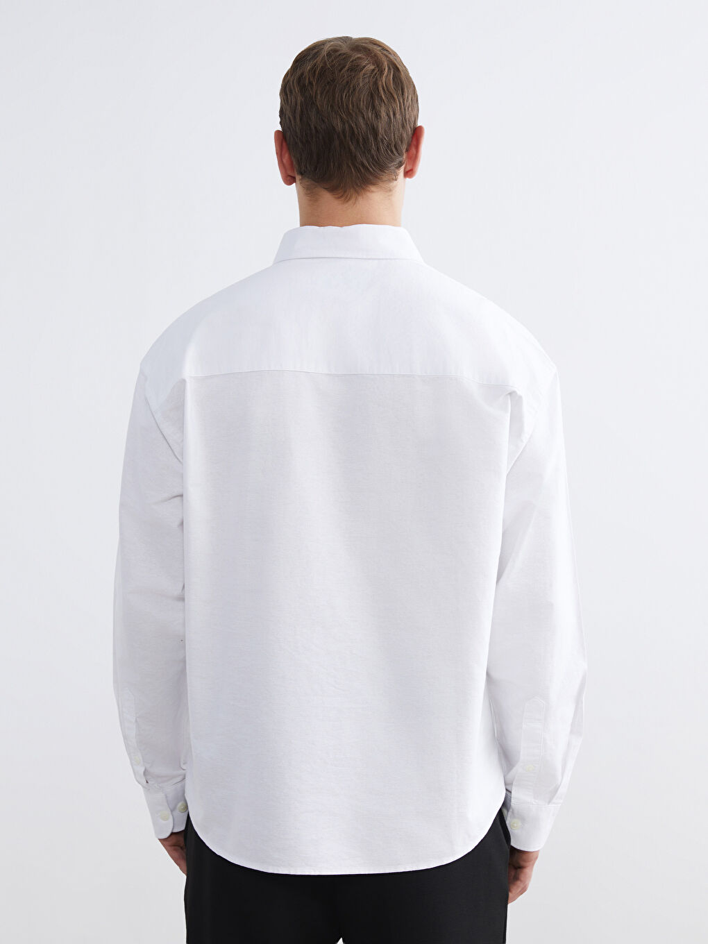 Мужская рубашка стандартного кроя из ткани оксфорд-3