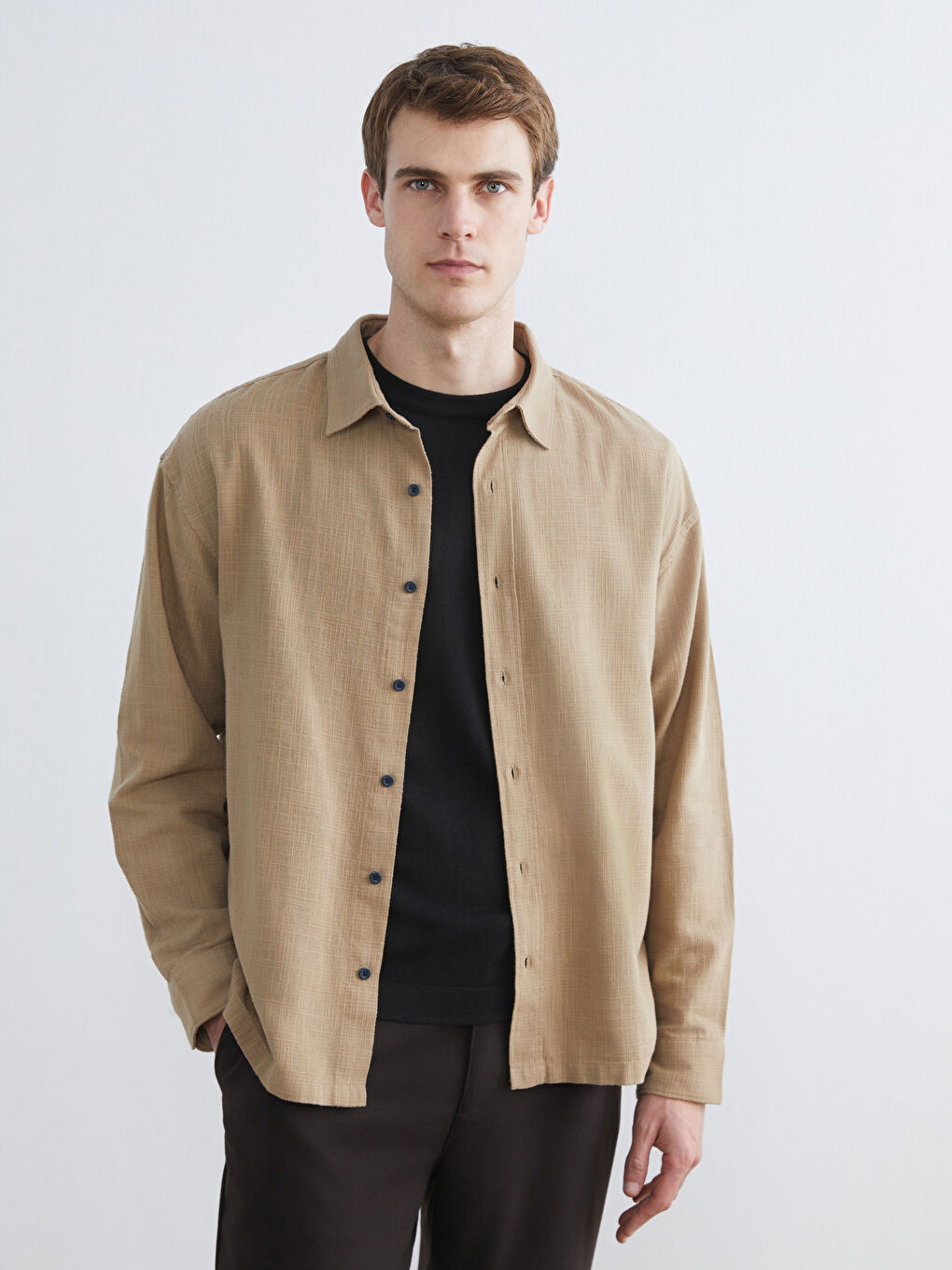 Široka teksturirana košulja za muškarce