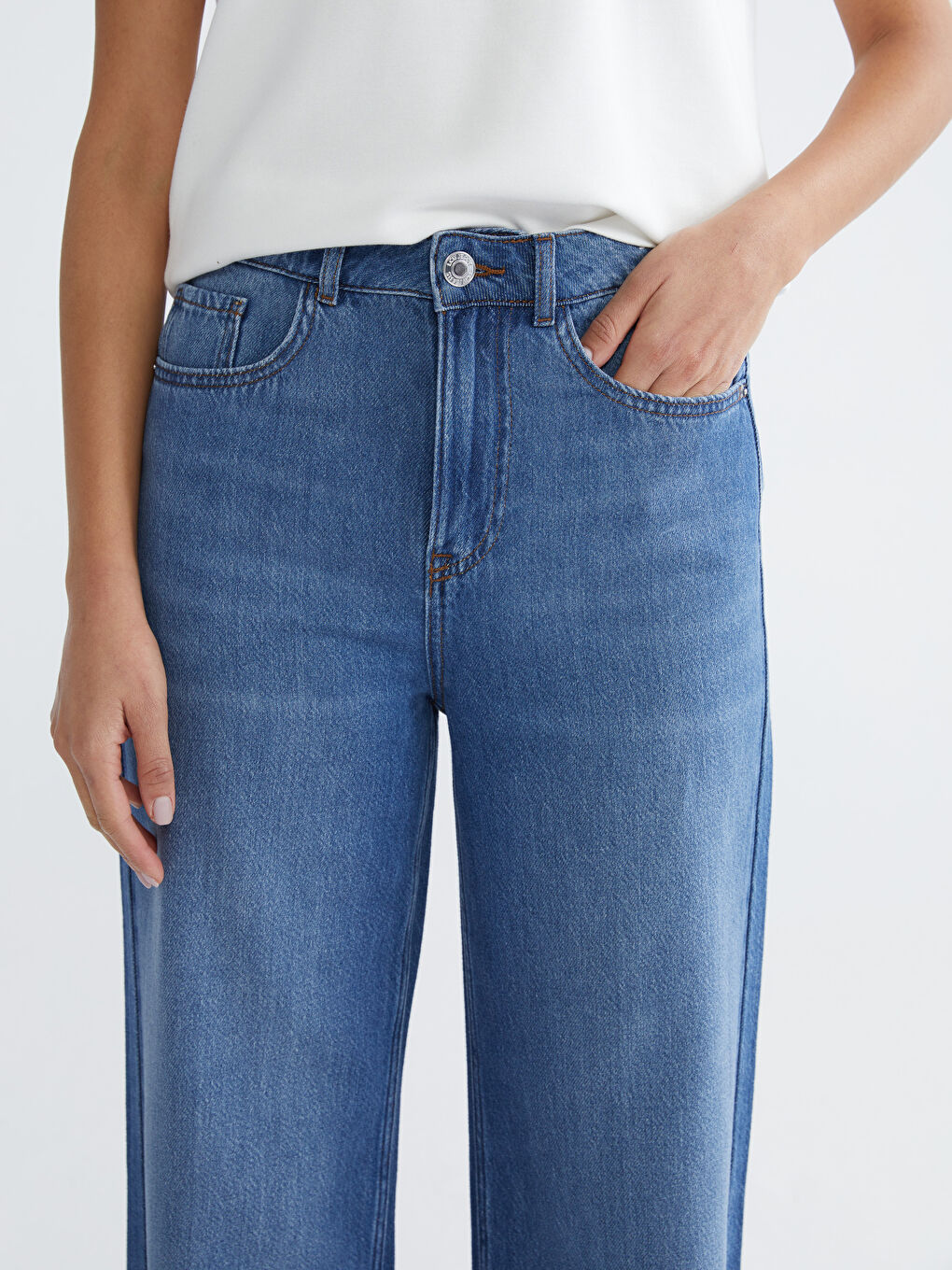 Women's Wide Leg Jean-2