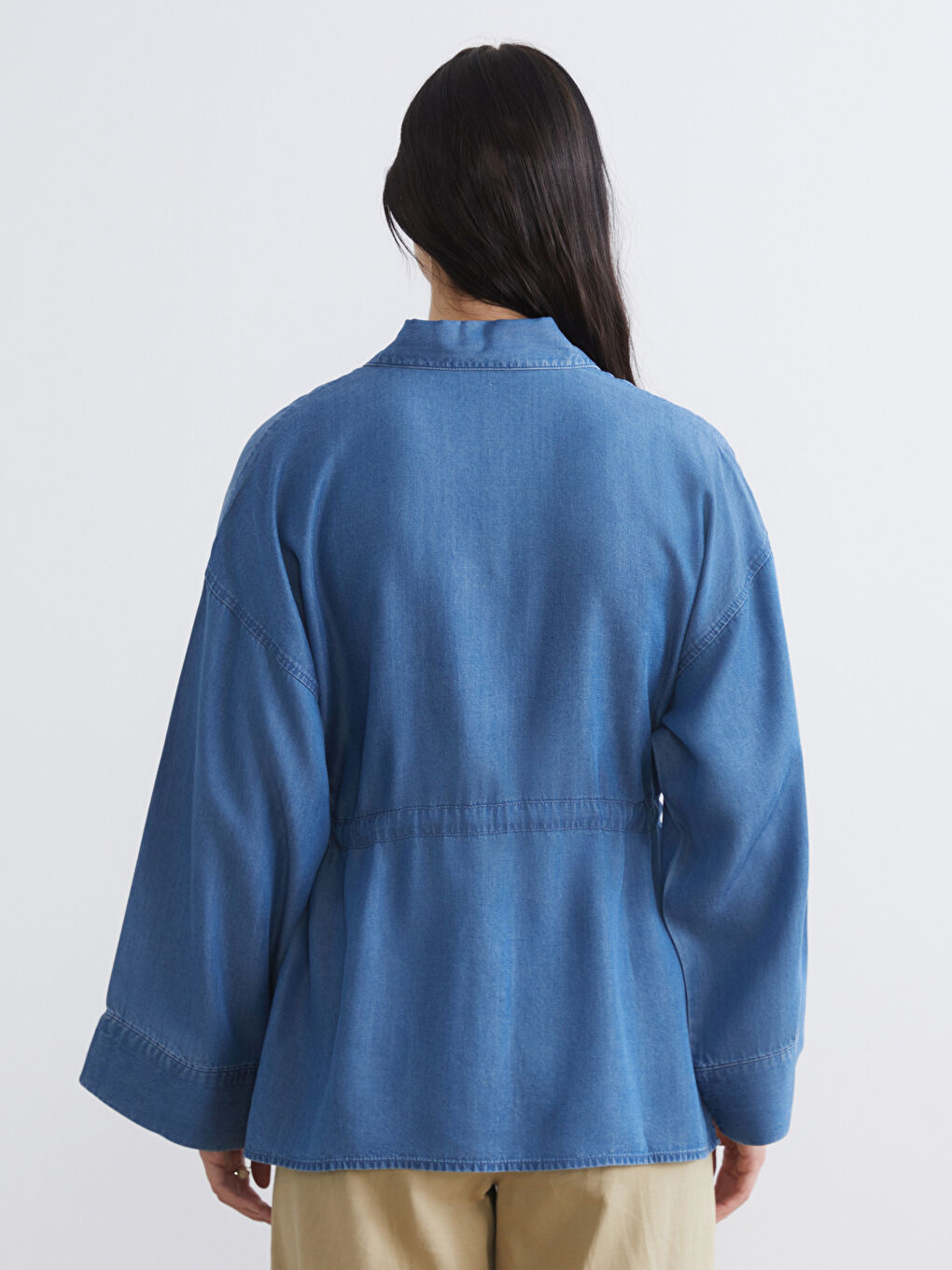 تونيك قميص دنيم واسع الحجم للسيدات مع وشاح-3