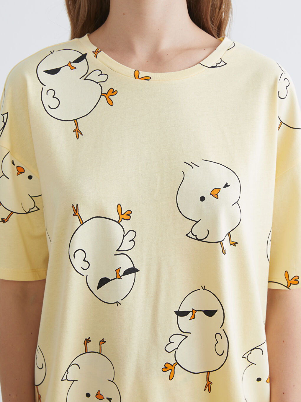 Sarı Civciv Baskılı Kadın Şortlu Pijama Takımı-2