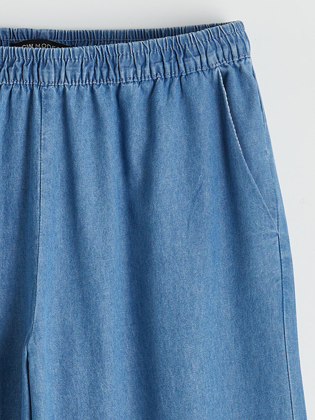 ქალი მუქი ლურჯი ჯინსი-1