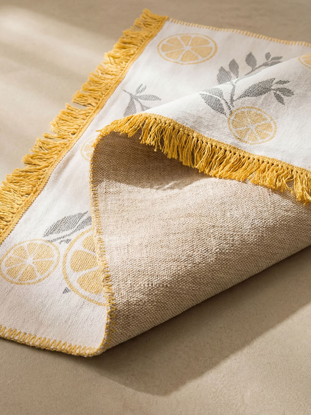 Karışık Baskılı Püsküllü Halı 80x150 Cm-2