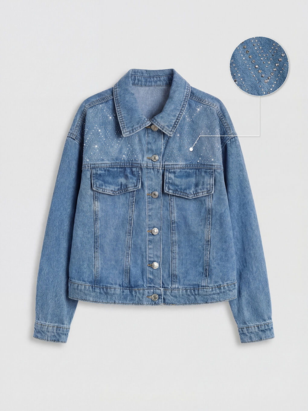 Girls' denim jacket with embellishments.-2